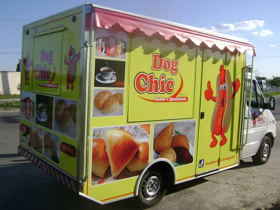 Food truck envelopado com toldo de bambinela recortada